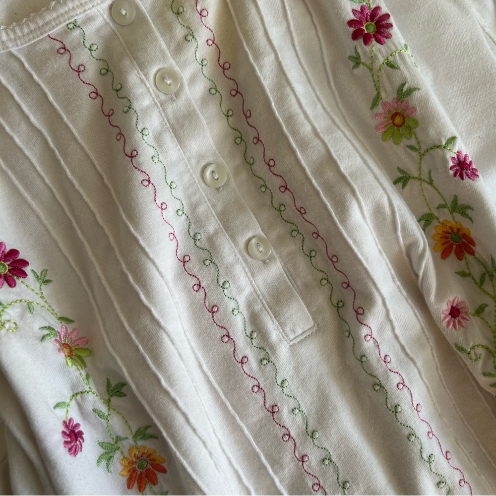 Vintage Embroidered Floral White Short Sleeve Top SZ L - Picture 3 of 9